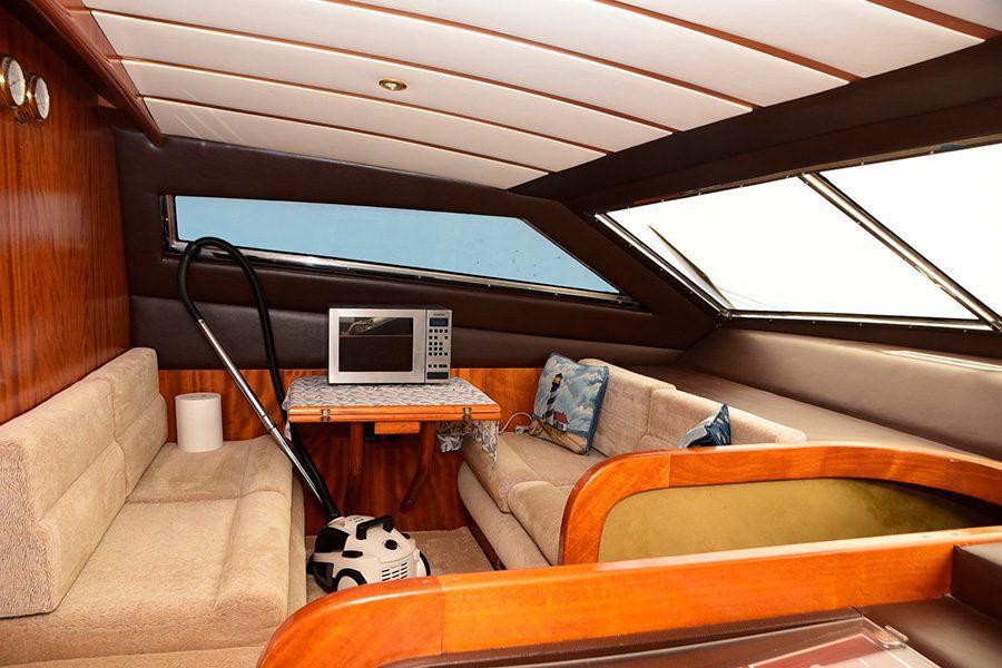 Alanya Yacht Rental 26m Ferretti 80